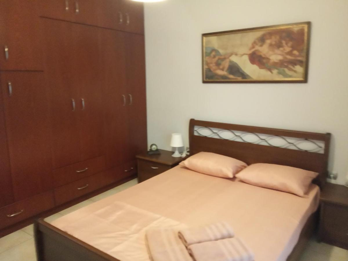 Isavrou Apartment 코모티니 외부 사진