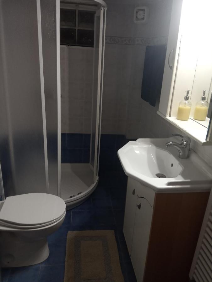 Isavrou Apartment 코모티니 외부 사진